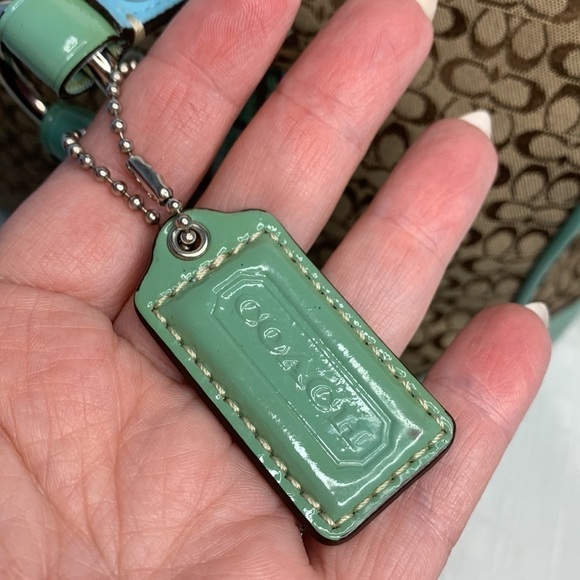 Coach Gallery Signature Jacquard, Tan Patent Satchel Shoulder Bag #D0878-F12346 - Picture 6 of 9